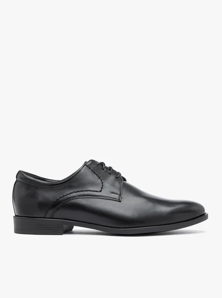 Formelle Schuhe aus schwarzem Leder