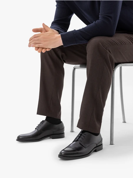 Schwarze formelle Schuhe