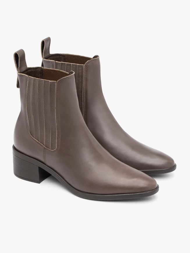 Hellbraune Stiefeletten aus Glattleder