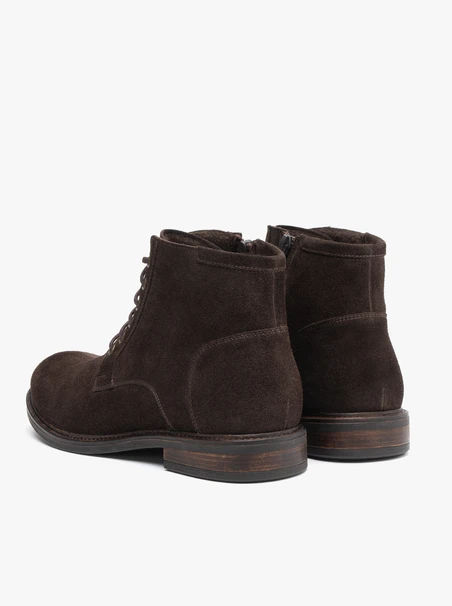 Braune Velourslederstiefel