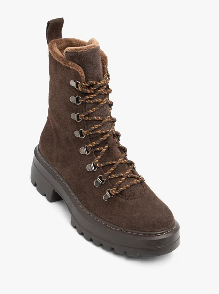 Braune Schneestiefel zum Schnüren