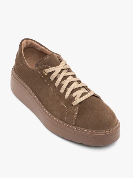Braune Velours-Halbschuhe