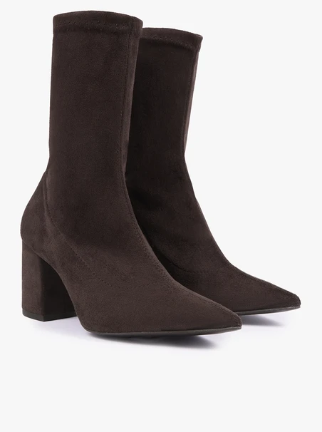 Dunkelbraune, elastische Stiefeletten