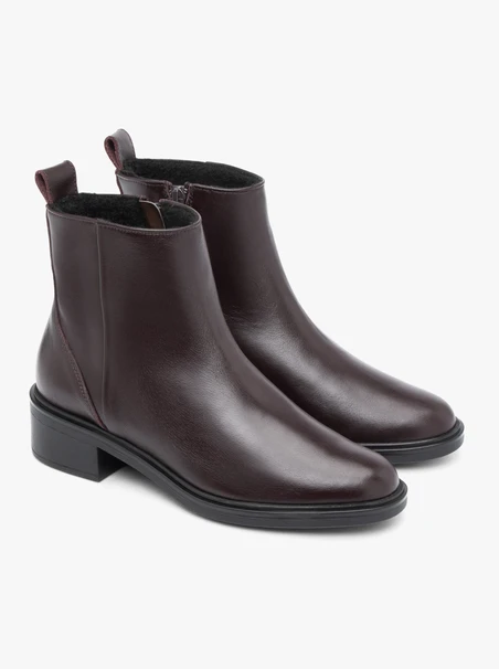 Kastanienbraune Lederstiefel