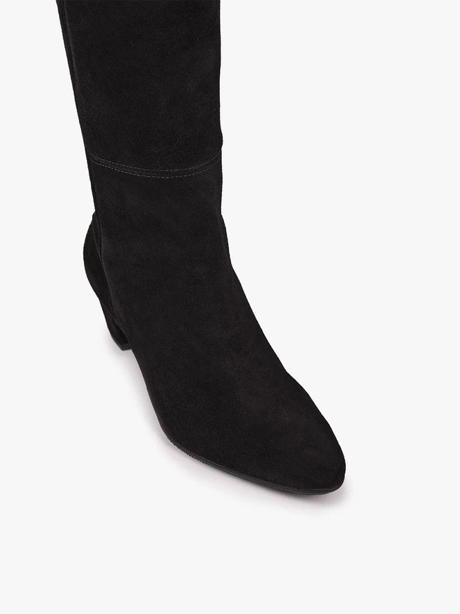 Schwarze Velourslederstiefel mit Stilettoabsatz