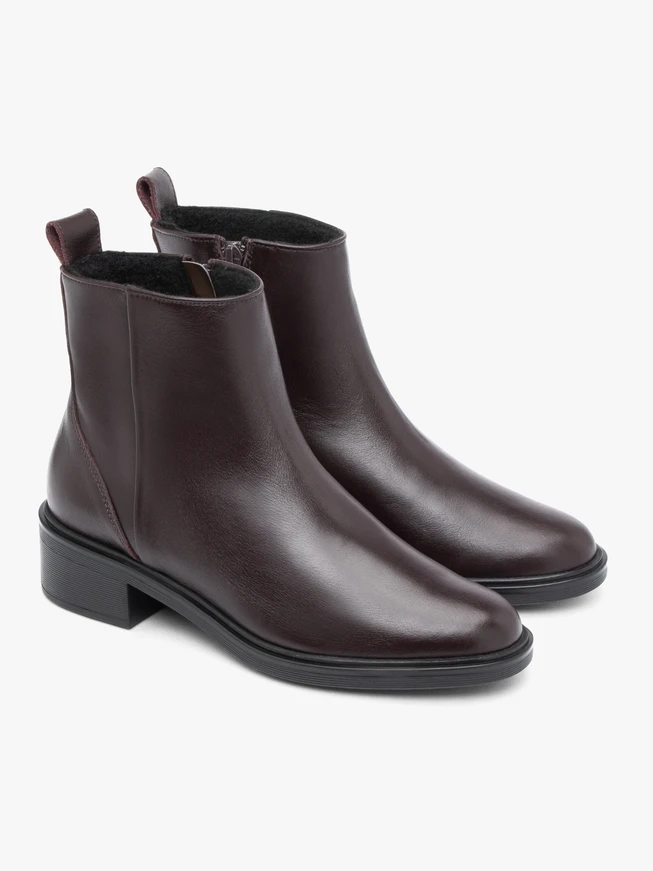 Kastanienbraune Lederstiefel