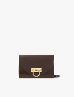Braune Clutch mit Kette