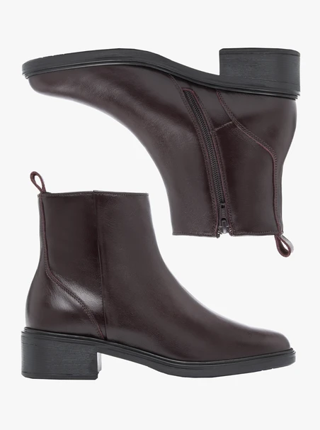 Kastanienbraune Lederstiefel
