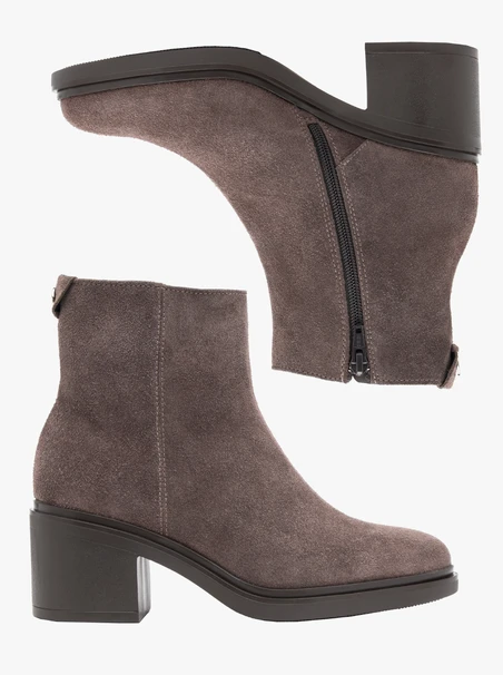 Stöckelschuhe aus braunem Velours