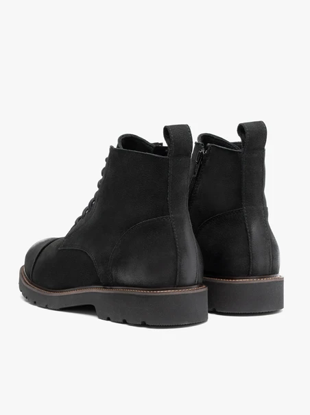 Schwarze Nubuk-Stiefel