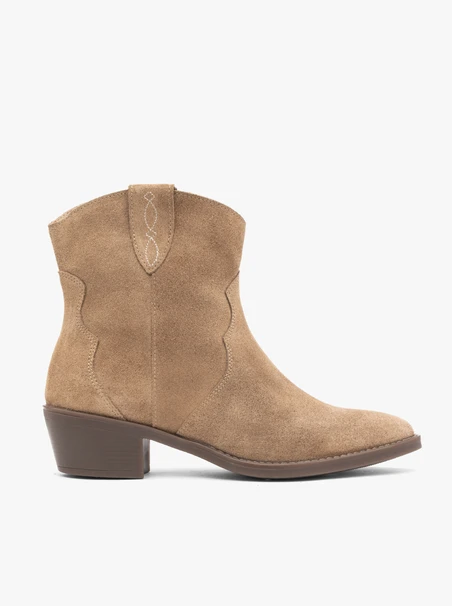 Beigefarbene Cowboystiefel