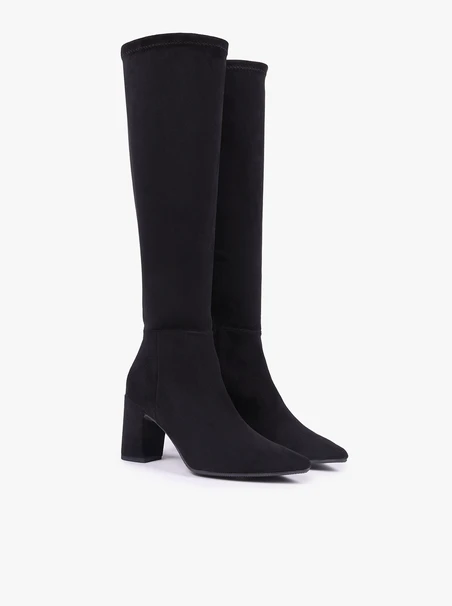 Schwarze Gummistiefel mit breitem Schaft