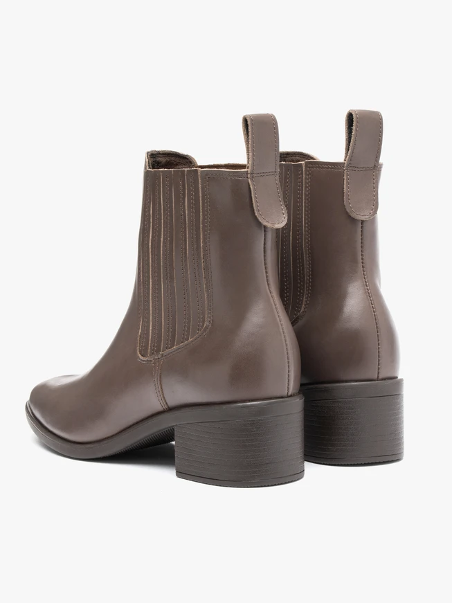 Hellbraune Stiefeletten aus Glattleder