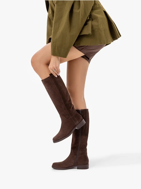 Braune Velourslederstiefel