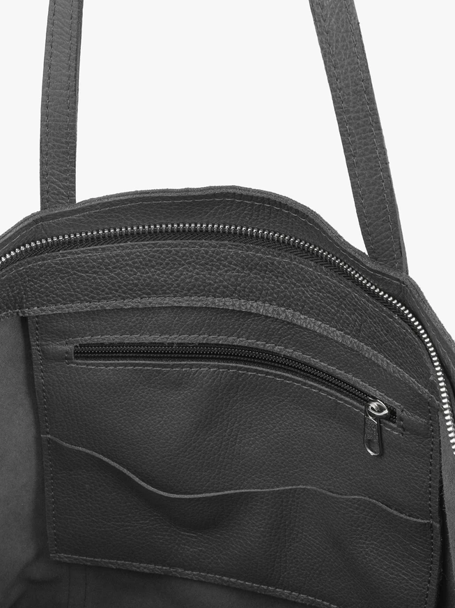 Eine große, dunkelgraue Shopper-Tasche