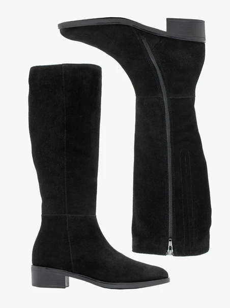 Schwarze Stiefel mit breitem Schaft