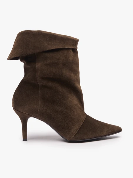 Braune Stiletto-Stiefel mit Manschetten