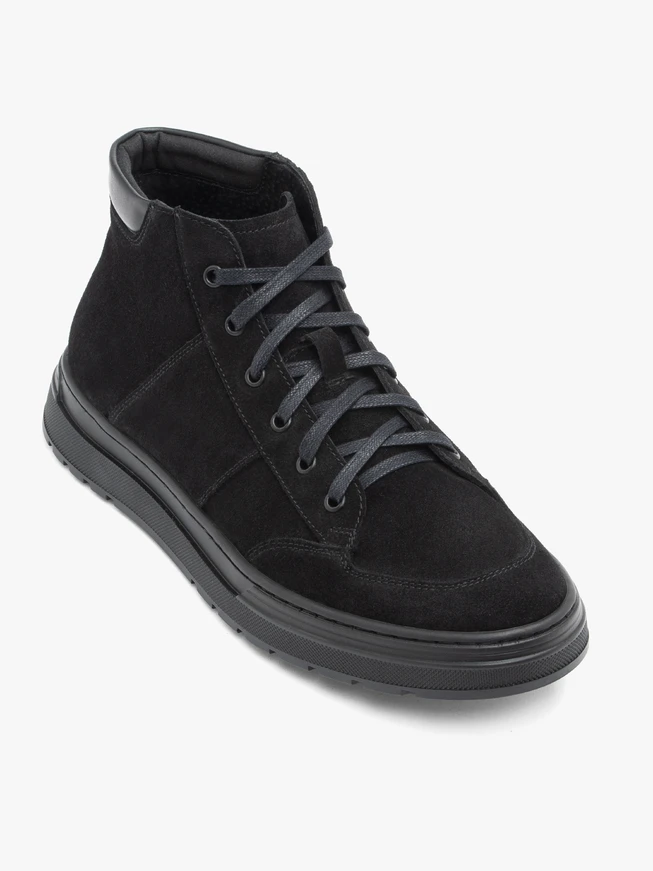Schwarze sportliche Stiefelette