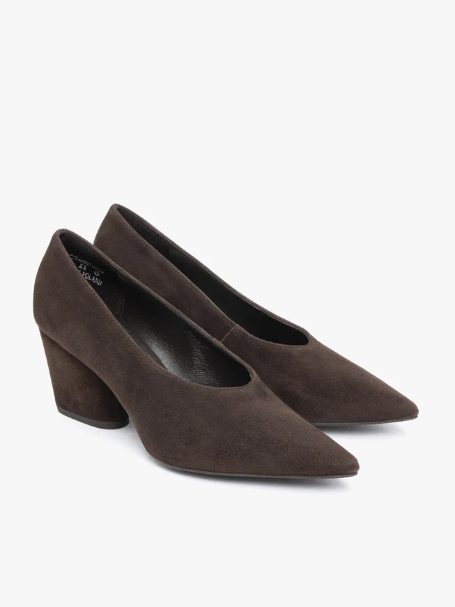 Dunkelbraune Pumps aus Veloursleder