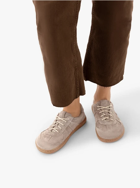 Barfuß Halbschuhe aus grauem Veloursleder