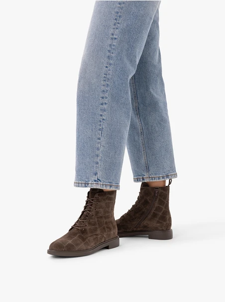 Dunkelbraune Stiefel im Krokodilleder-Look