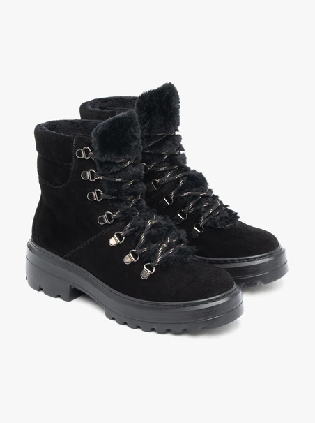 Schwarze Schneestiefel im Trekking-Stil