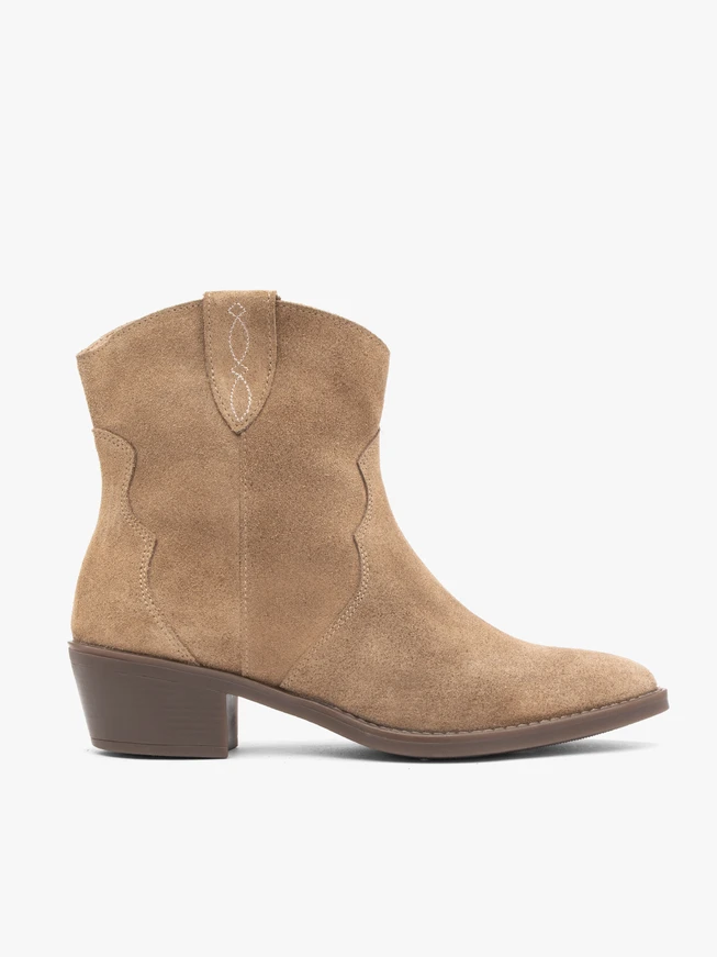 Beigefarbene Cowboystiefel