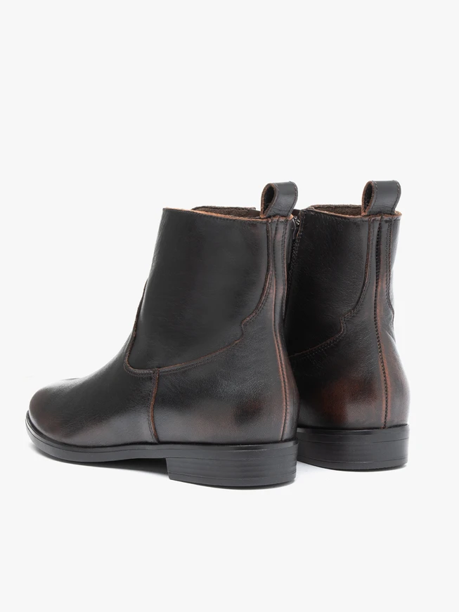 Braune Cowboystiefel aus Leder