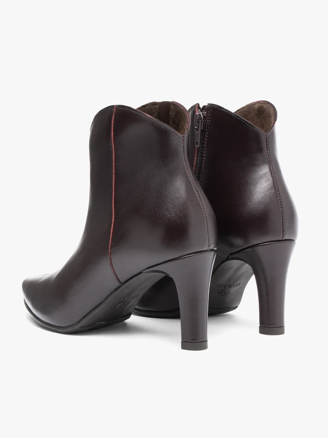 Kastanienbraune Stöckelschuhe aus Leder