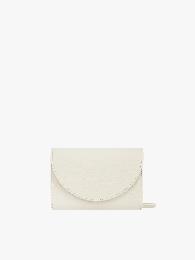 Cremefarbene Leder-Clutch-Tasche mit Kette