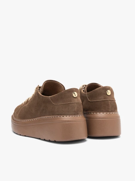 Braune Velours-Halbschuhe