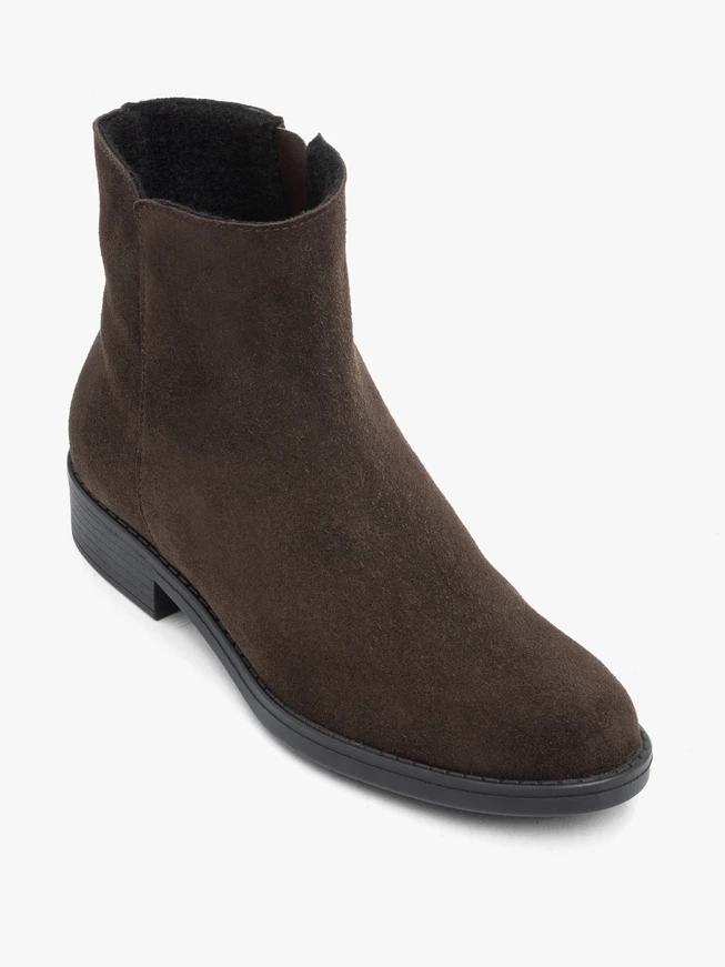 Dunkelbraune Velourstiefel