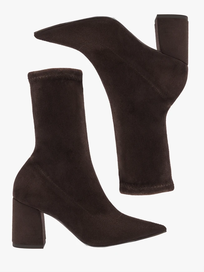 Dunkelbraune, elastische Stiefeletten