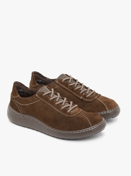Braune Sporthalbschuhe mit dicker Sohle
