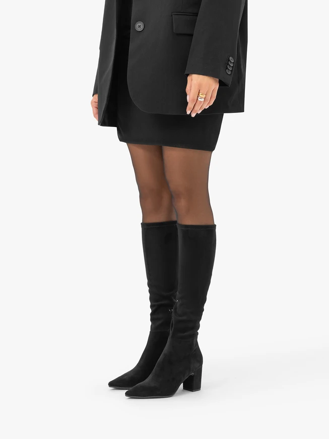 Schwarze Gummistiefel mit breitem Schaft