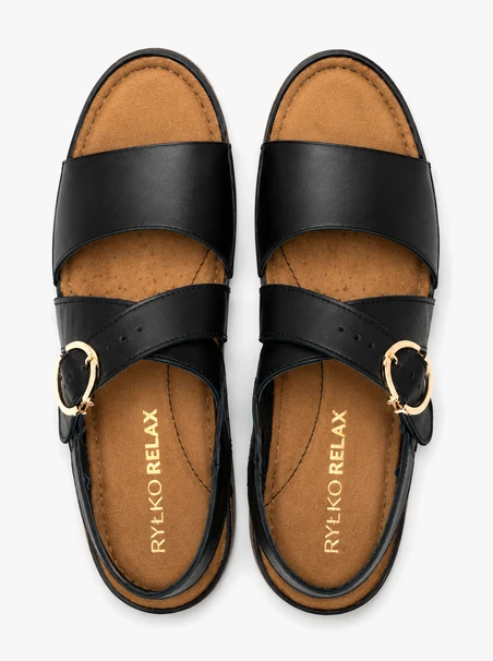 Schwarze Sandalen mit niedrigen Absätzen