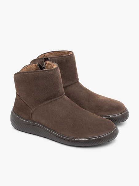 Dunkelbraune Schneestiefel mit Plateausohle