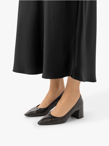 Dunkelbraune Pumps mit Krokodilleder-Optik