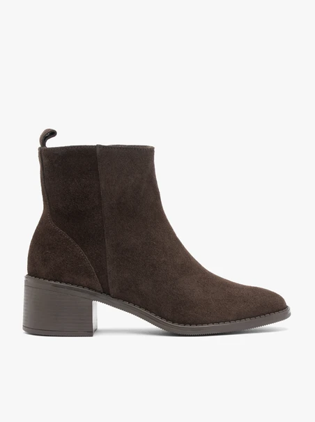 Dunkelbraune Stiletto-Stiefel aus Velours