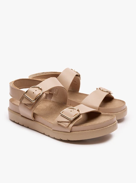 Beigefarbene Sandalen aus genarbtem Leder