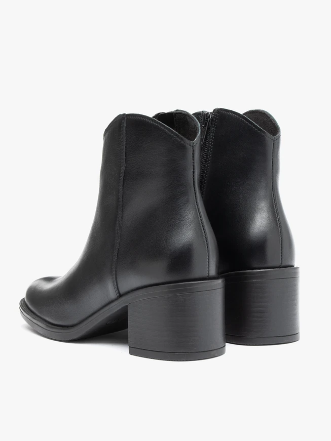 Schwarze Cowboystiefel aus Leder