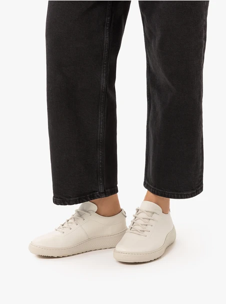 Cremefarbene sportliche Halbschuhe