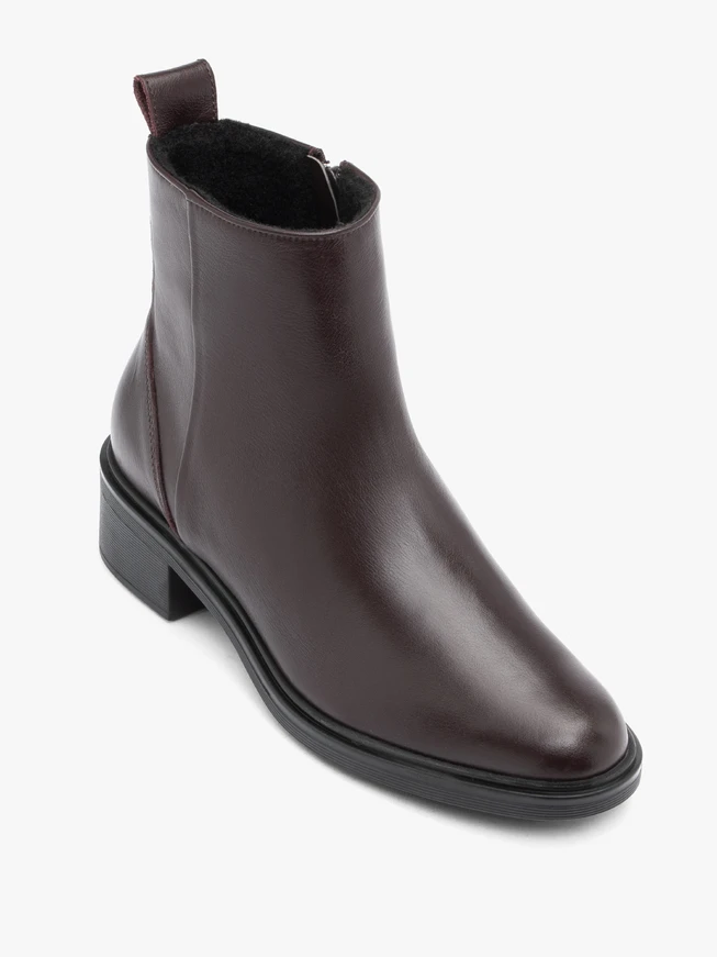 Kastanienbraune Lederstiefel