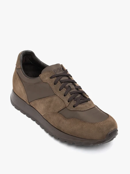 Sportliche Halbschuhe in Olivgrün