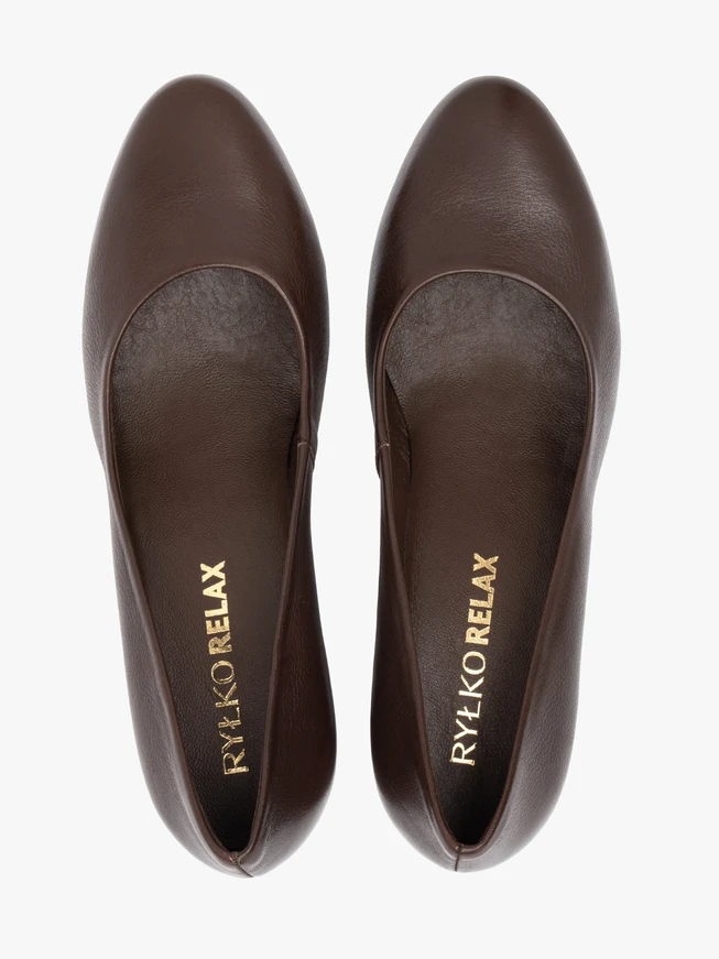 Braune Pumps mit hohem Absatz