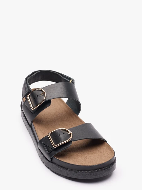 Schwarze Sandalen aus genarbtem Leder