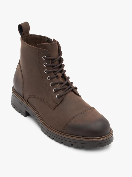 Braune Lederstiefel