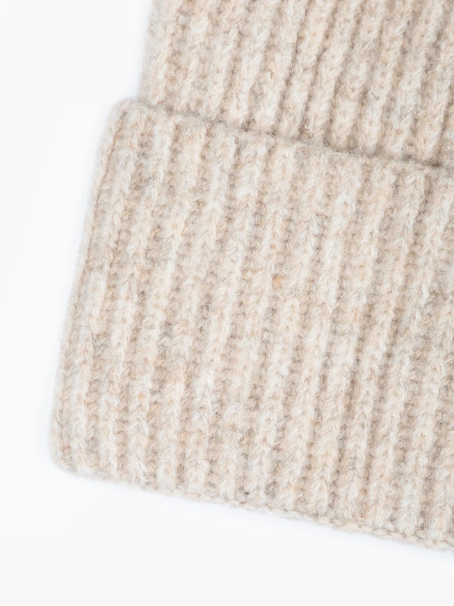 Beige Mütze mit Wollanteil