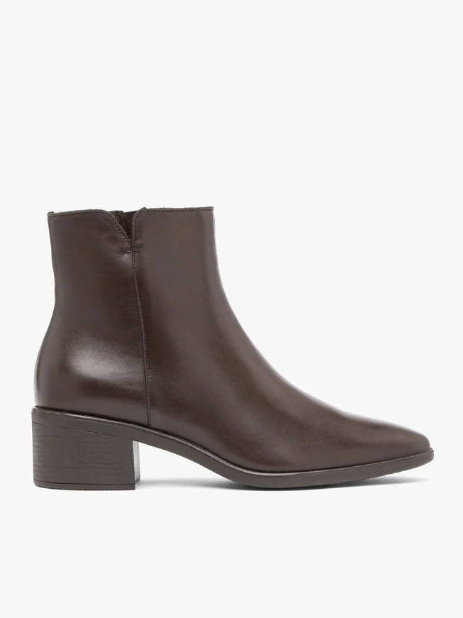 Braune Lederstiefel