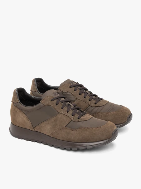 Sportliche Halbschuhe in Olivgrün